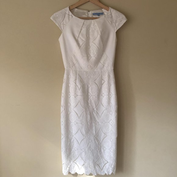 ANTONIO MELANI Dresses & Skirts - Antonio Melani Lace Dress Size 0